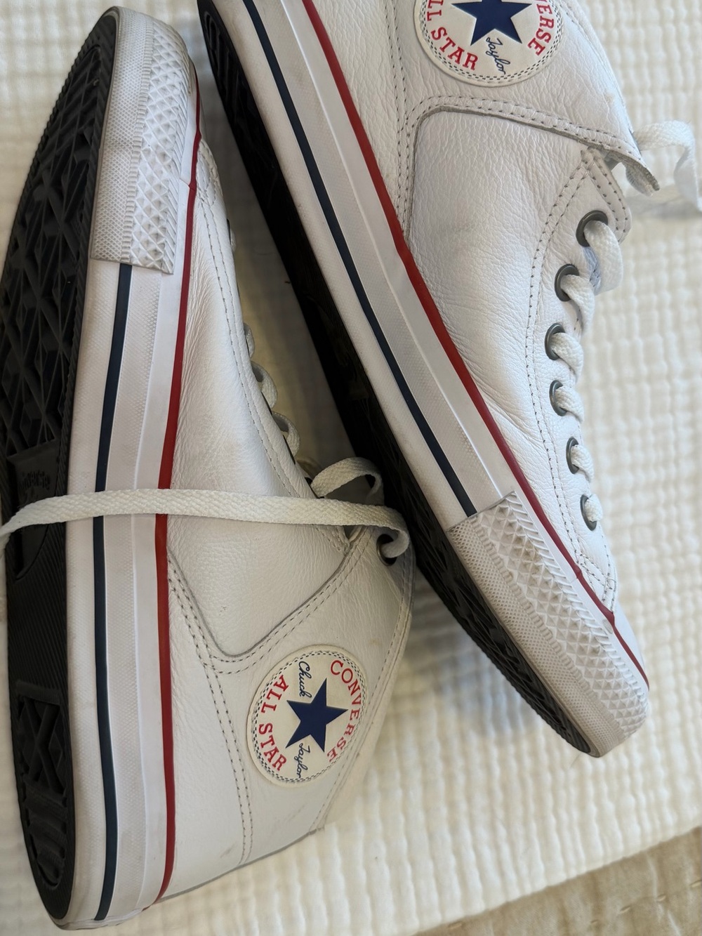 Converse White Leather 3/4 top Sneakers with Red Accent EUC! Mens 9 women’s 11 - Picture 5 of 10